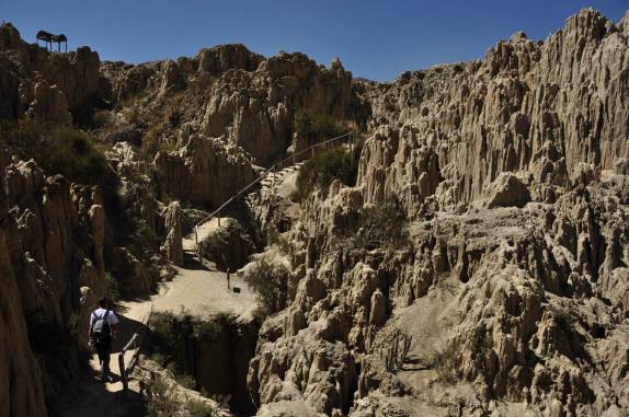 Caminhando pelas trilhas e meandros do Valle de la Luna, em La Paz, capital da Bolívia